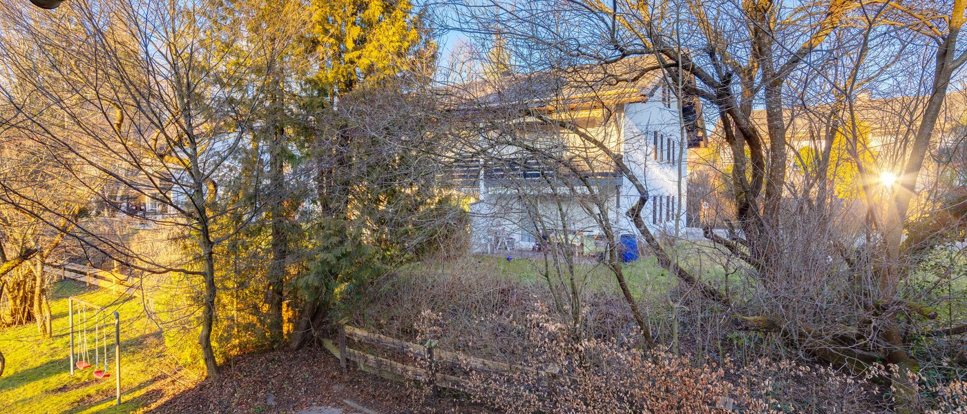 "タウン・ハウス/ローハウスのミドルハウス（外壁を共有した家の並びの両角以外のハウス） " Gmund am Tegernsee 04 物件からの眺め 14329