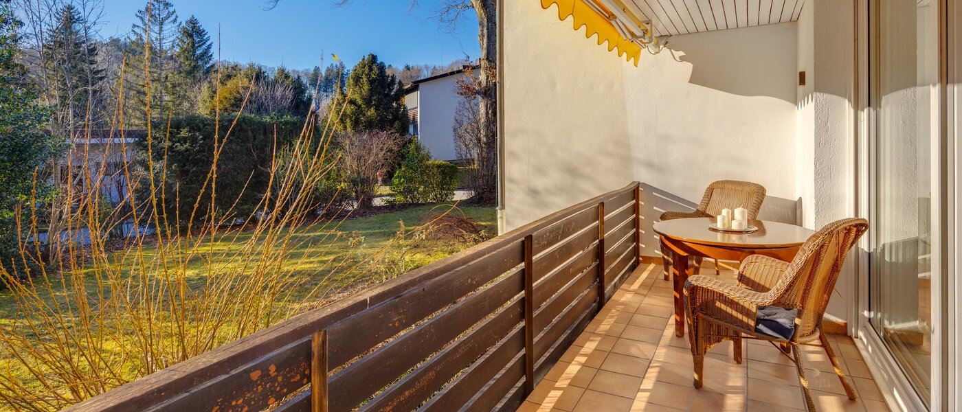 "タウン・ハウス/ローハウスのミドルハウス（外壁を共有した家の並びの両角以外のハウス） " Gmund am Tegernsee 02 1ベランダ 14329