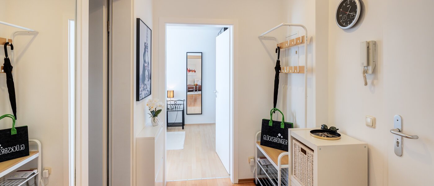 マンション Poing 02 玄関入り口 14380