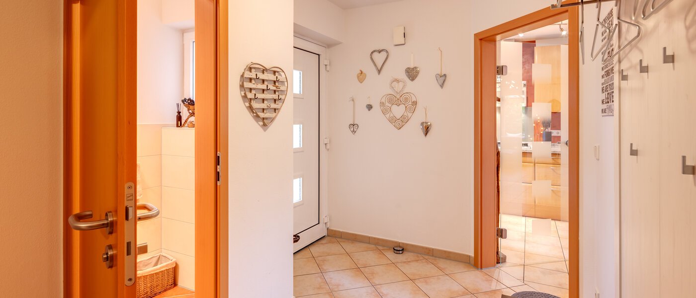 テラスハウス角住宅 München Heimstetten 01 玄関入り口 14431