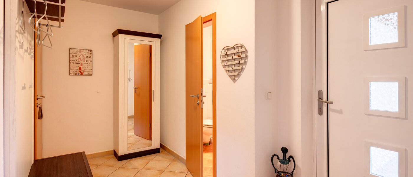 テラスハウス角住宅 München Heimstetten 02 玄関入り口 14431