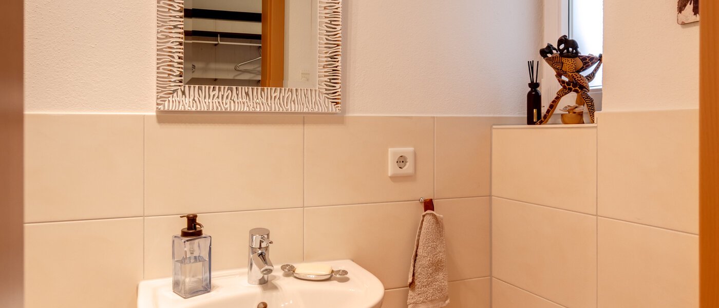 テラスハウス角住宅 München Heimstetten 01 ゲスト用 WC 14431