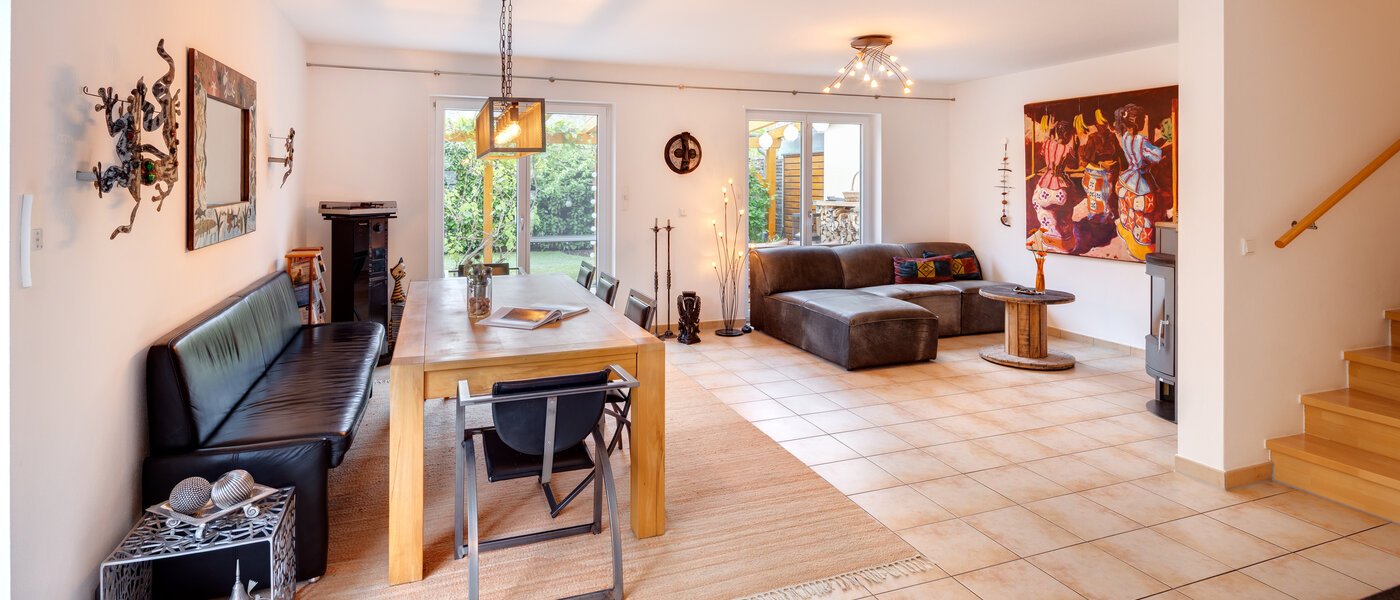 テラスハウス角住宅 München Heimstetten 01 リビングルーム 14431