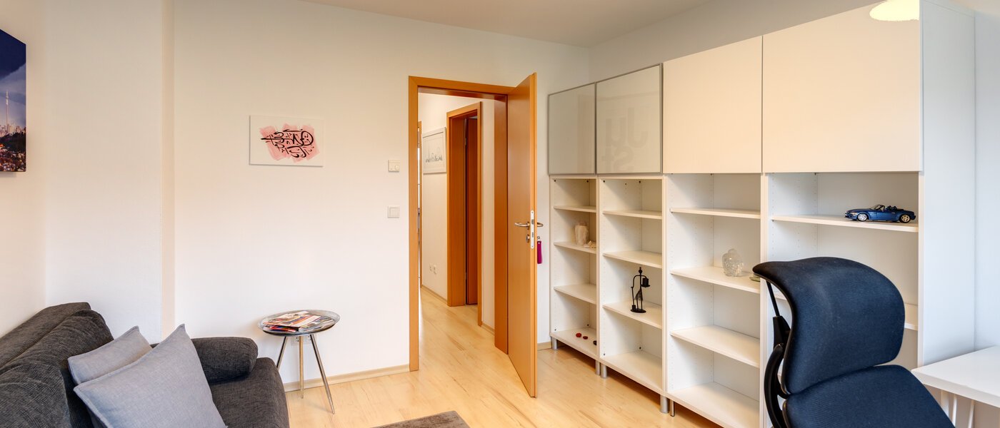 テラスハウス角住宅 München Heimstetten 03 ワークルーム/ゲストルーム 14431