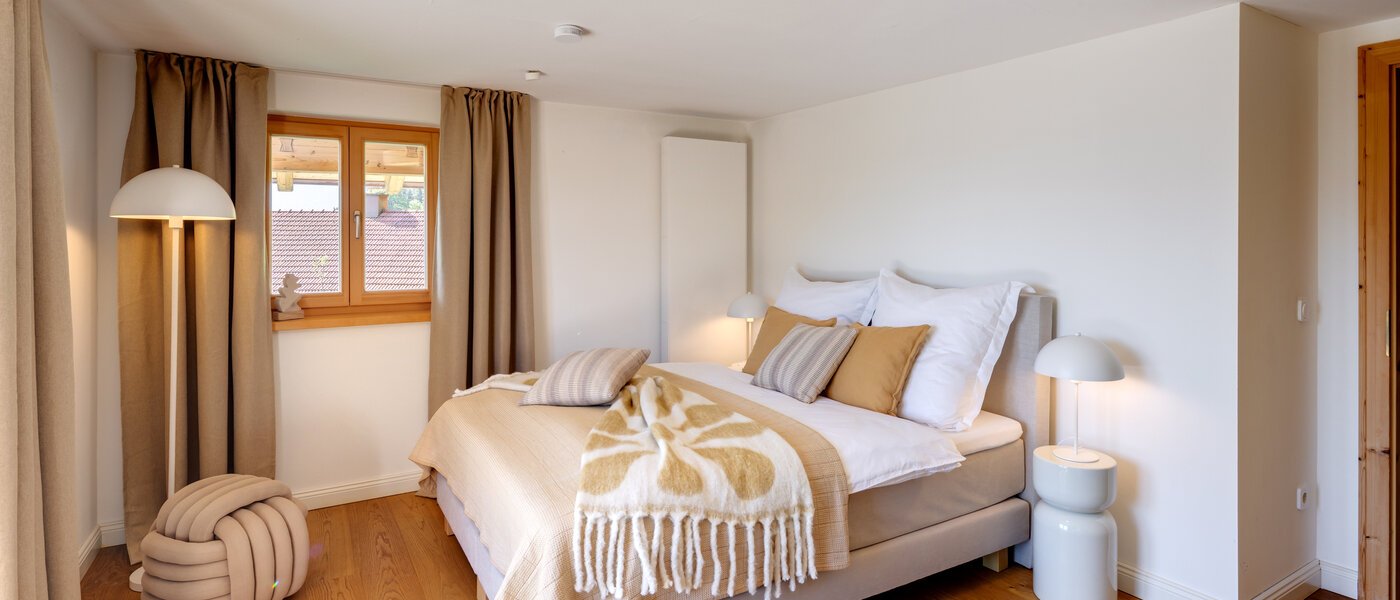 邸宅 Bad Wiessee 02 2.　寝室 14436