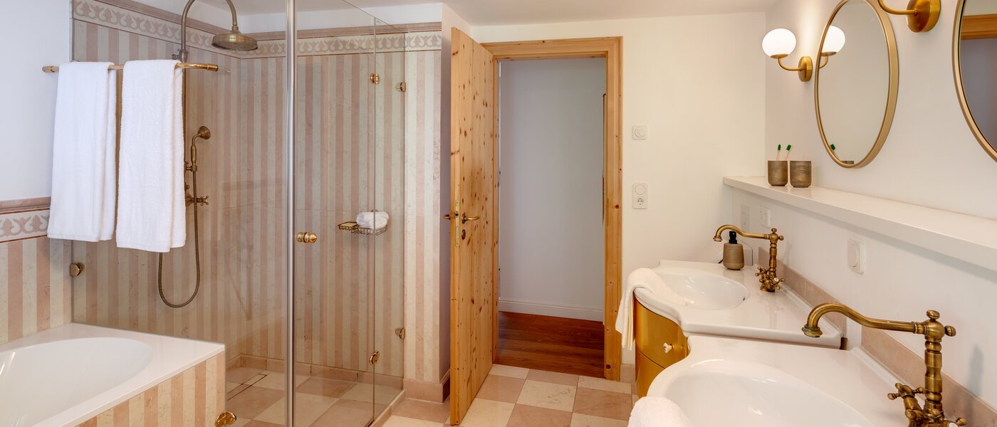 邸宅 Bad Wiessee 03 1つめの浴室 14436