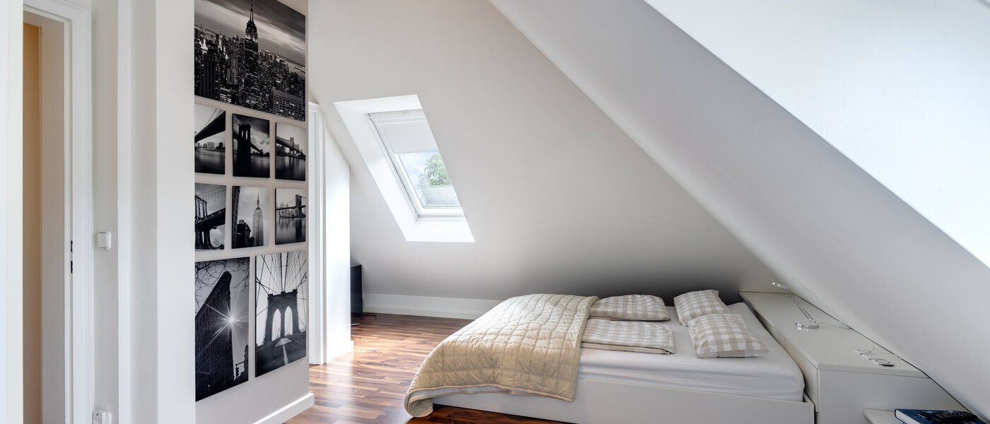 セミ・デタッチド・ハウス（一戸建てを二つに分けた家屋） Grünwald 01 3.　寝室 14454