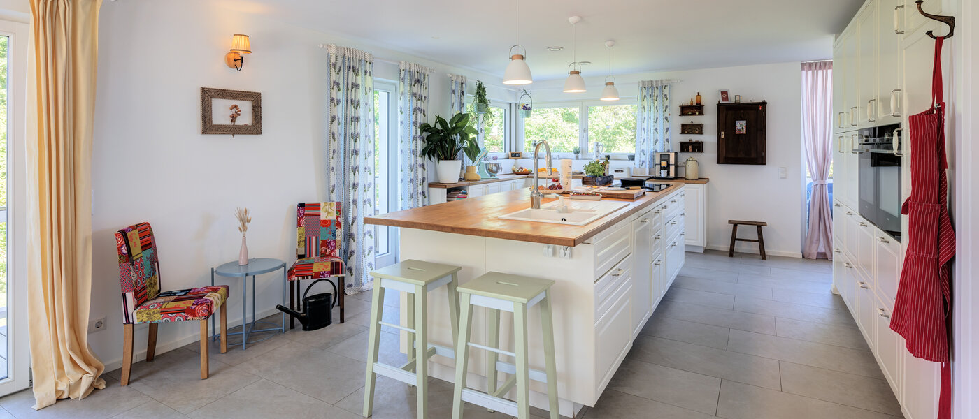 セミ・デタッチド・ハウス（一戸建てを二つに分けた家屋） Icking 02 キッチン 14465