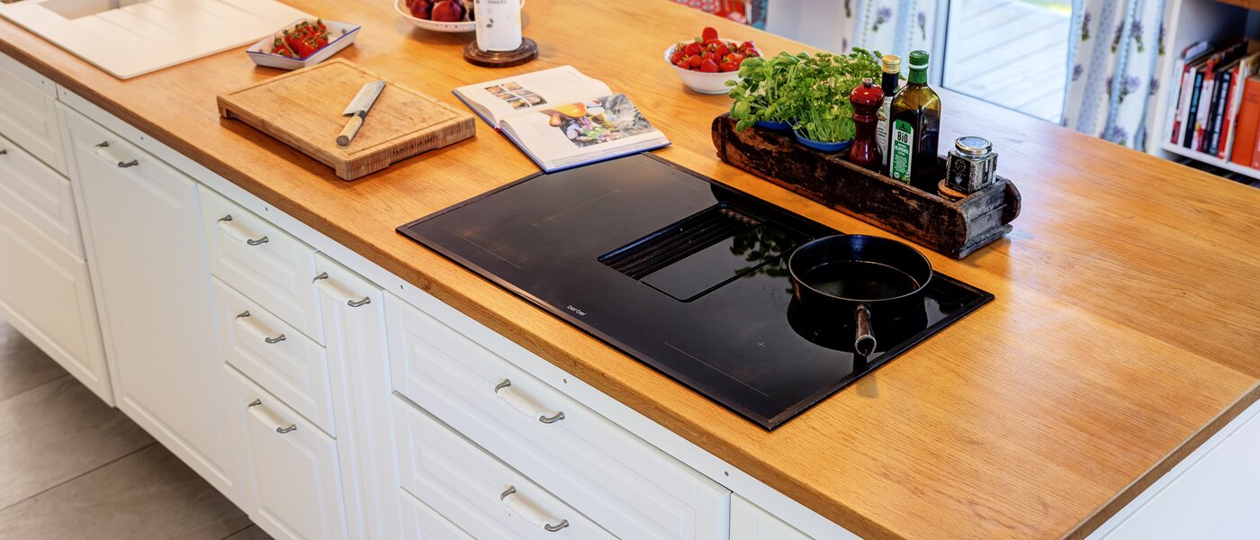 セミ・デタッチド・ハウス（一戸建てを二つに分けた家屋） Icking 05 キッチン 14465