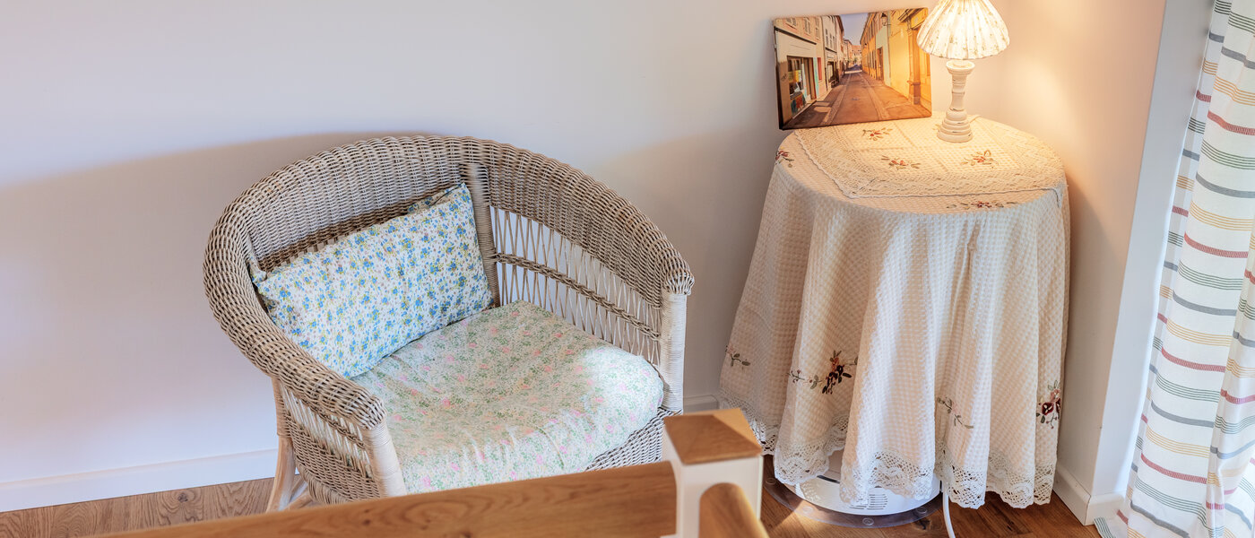 セミ・デタッチド・ハウス（一戸建てを二つに分けた家屋） Icking 06 玄関入り口 14465