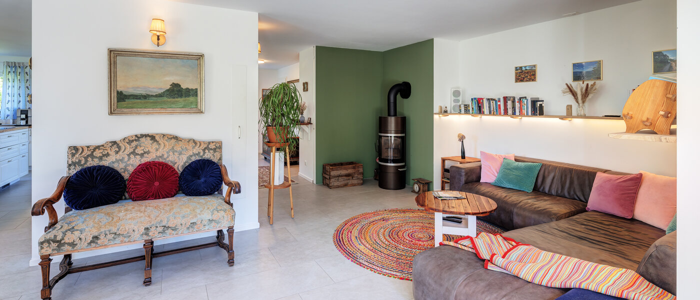 セミ・デタッチド・ハウス（一戸建てを二つに分けた家屋） Icking 04 リビングエリア 14465