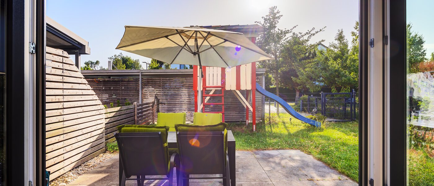 テラスハウス角住宅 Karlsfeld 01 テラス・ポーチ 14478