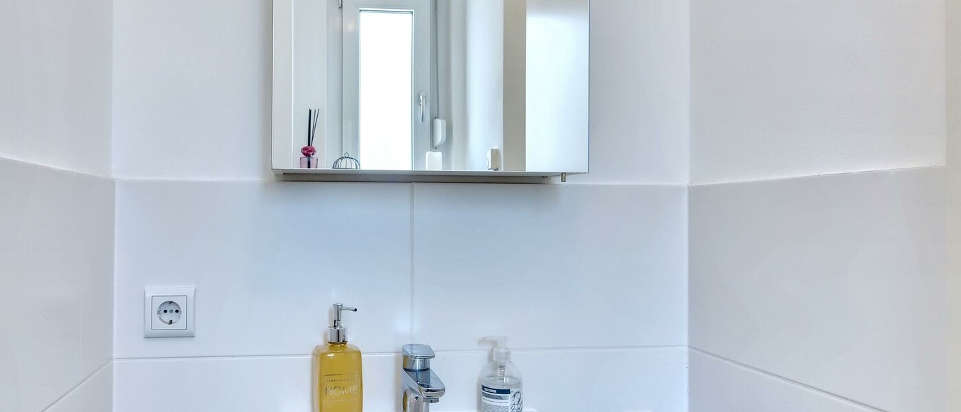 テラスハウス角住宅 Karlsfeld 02 ゲスト用 WC 14478