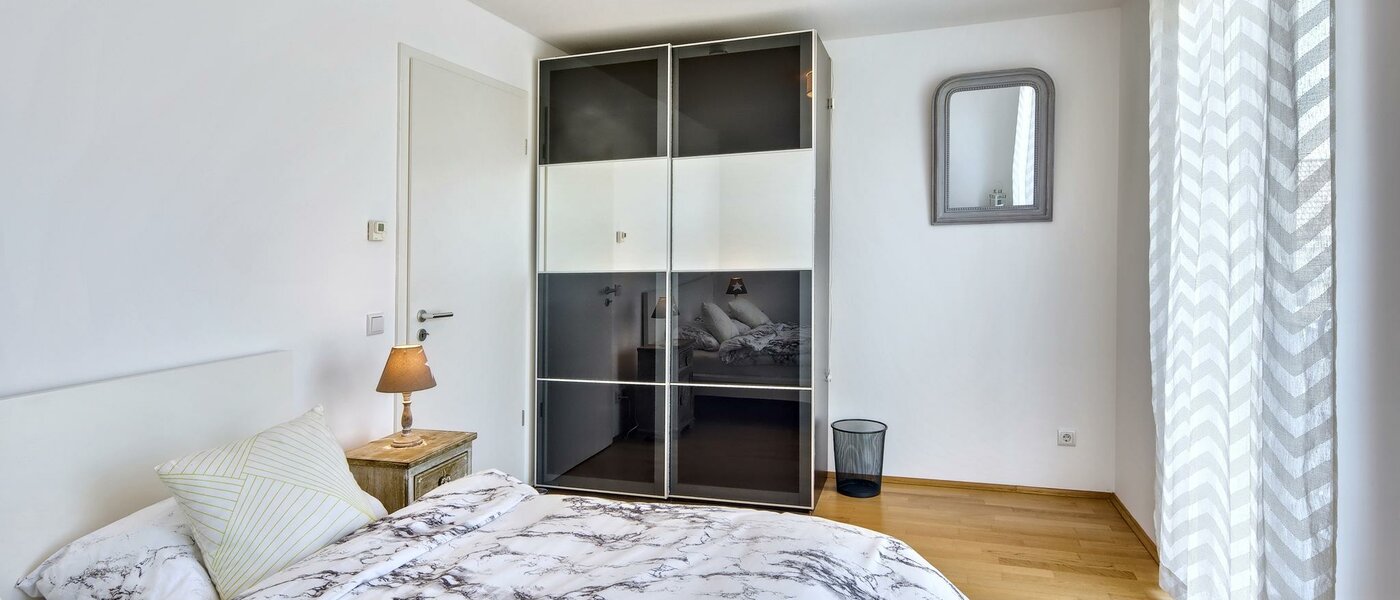 テラスハウス角住宅 Karlsfeld 02 2.　寝室 14478