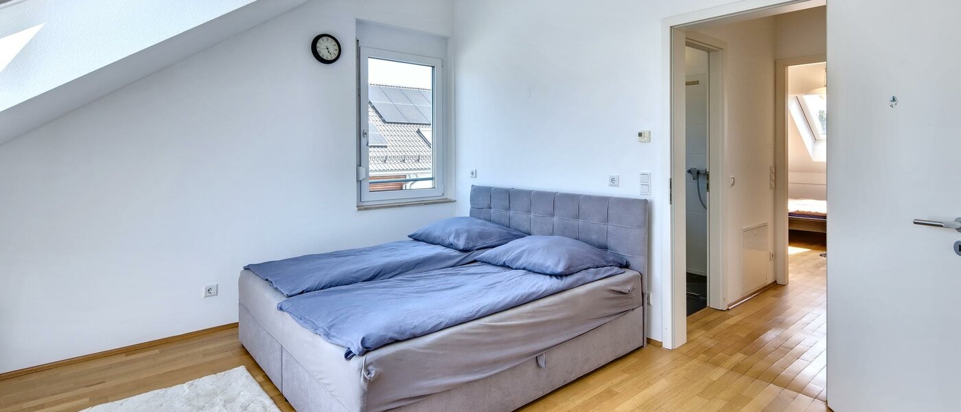 テラスハウス角住宅 Karlsfeld 01 1. 寝室 14478