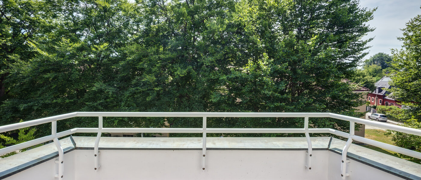 アティック・フラット（屋根裏） München Harlaching 01 ベランダ 14501