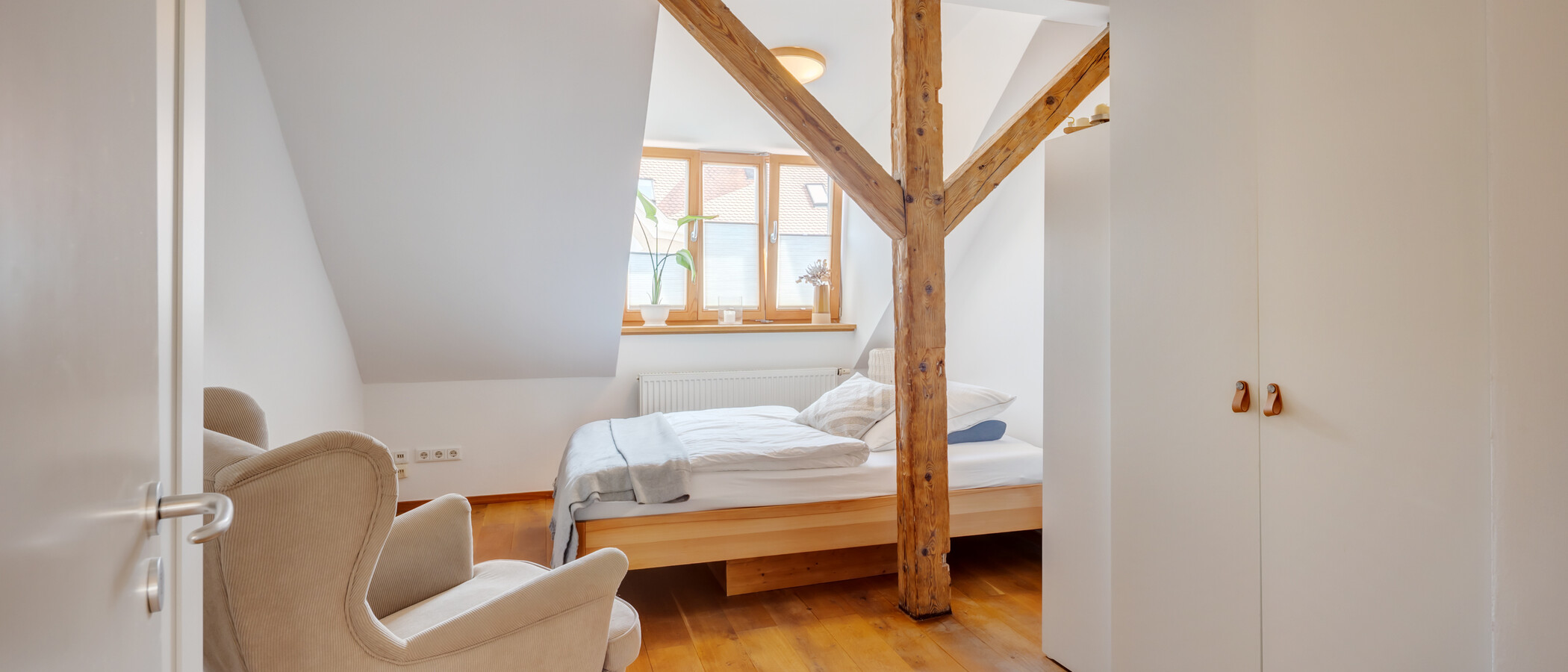 アティック・フラット（屋根裏） München Dreimühlenviertel 01 2.　寝室 14505