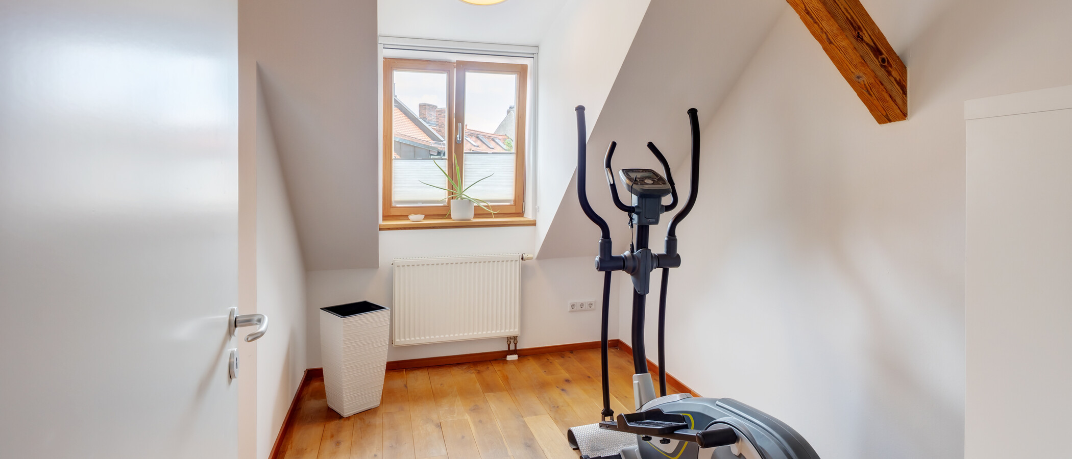 アティック・フラット（屋根裏） München Dreimühlenviertel 06 1. 寝室 14505