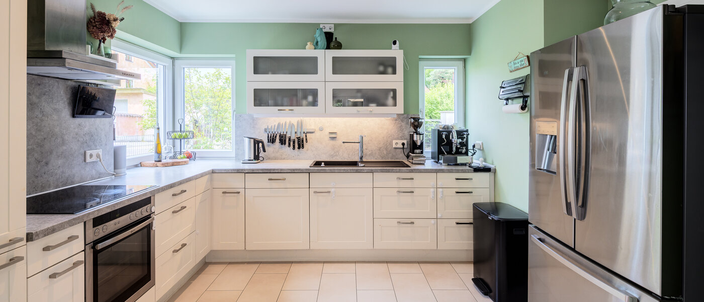 セミ・デタッチド・ハウス（一戸建てを二つに分けた家屋） Wörthsee 01 キッチン 14511