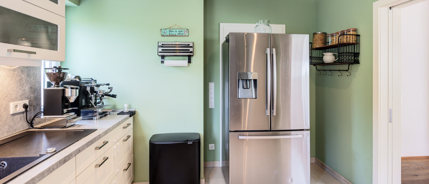 セミ・デタッチド・ハウス（一戸建てを二つに分けた家屋） Wörthsee 02 キッチン 14511