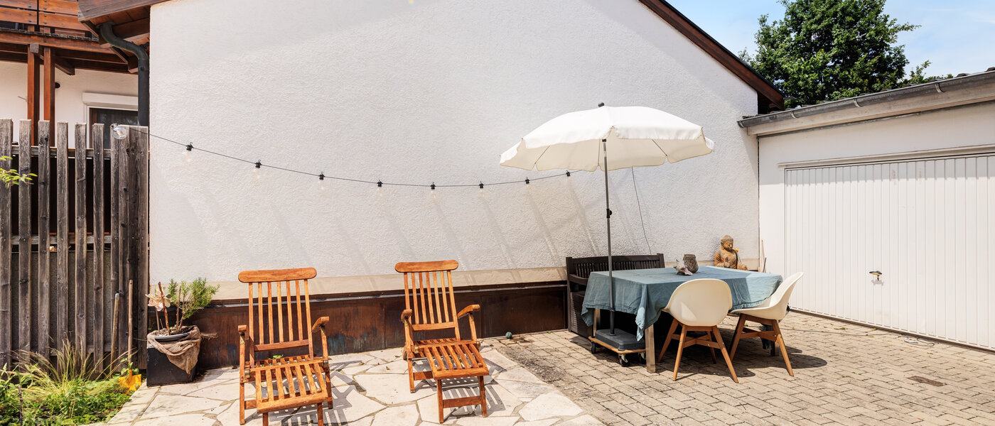 セミ・デタッチド・ハウス（一戸建てを二つに分けた家屋） Wörthsee 02 2．テラス 14511