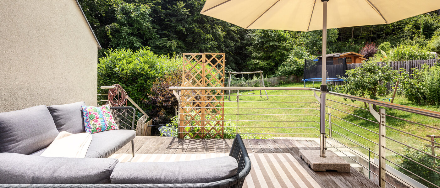 セミ・デタッチド・ハウス（一戸建てを二つに分けた家屋） Wörthsee 01 1．テラス 14511