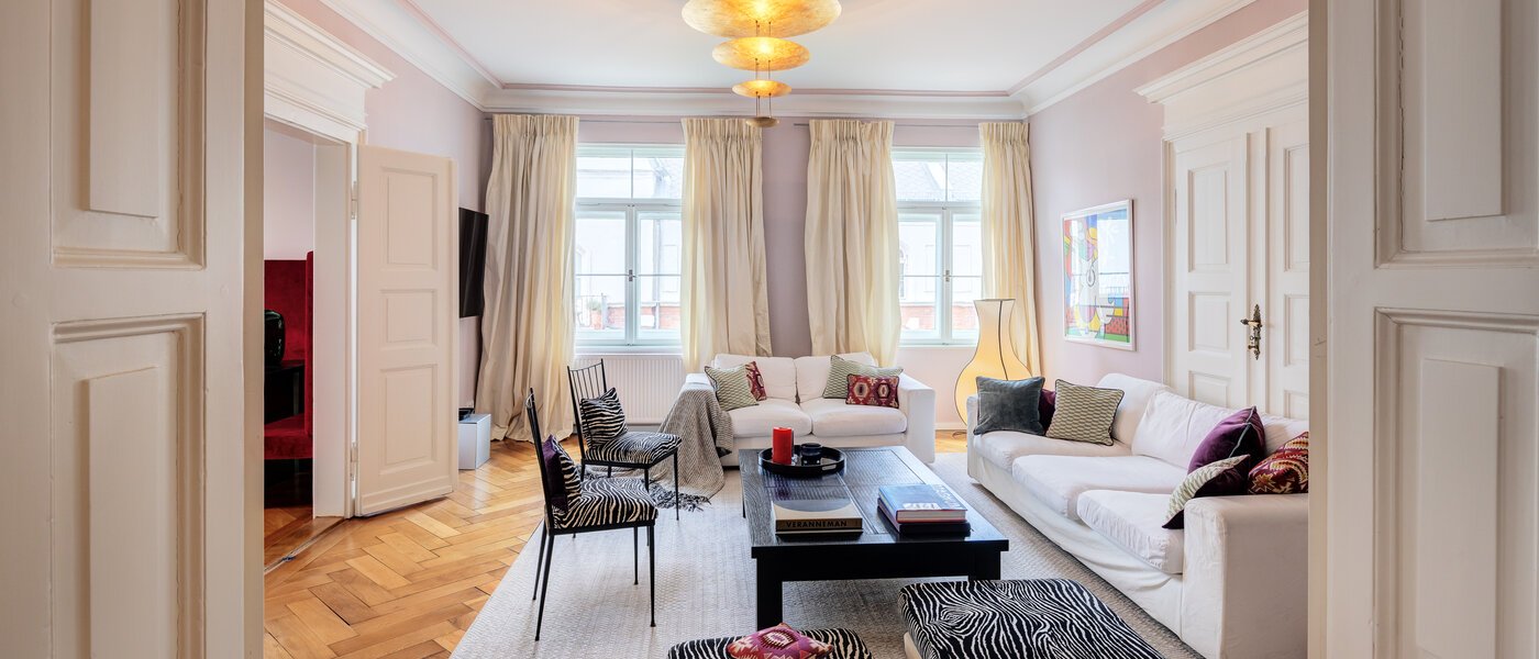 マンション München Neuhausen 01 リビングルーム 14528