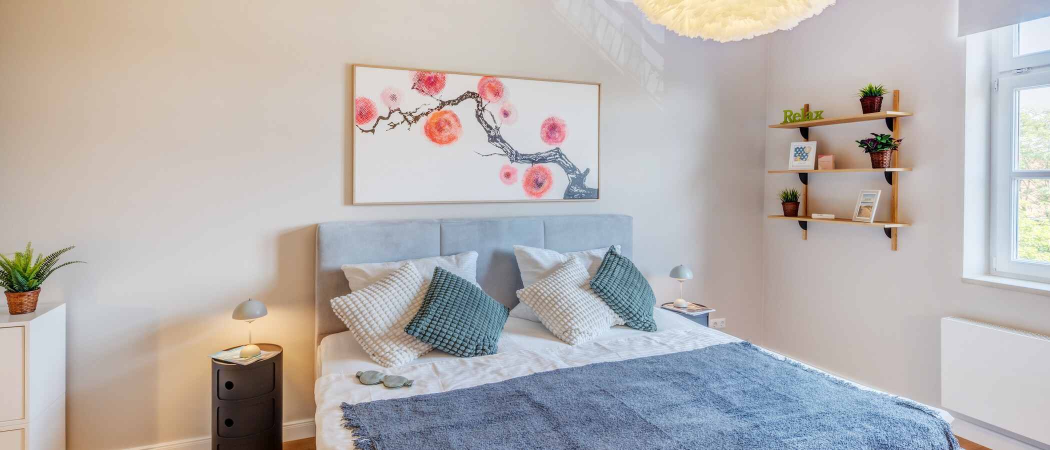 アティック・フラット（屋根裏） München Neuhausen 02 寝室 14555