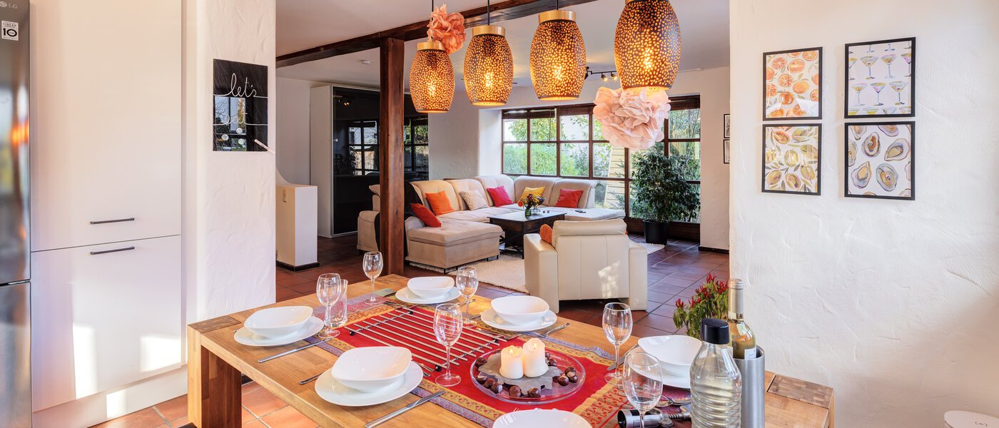 セミ・デタッチド・ハウス（一戸建てを二つに分けた家屋） München Obersendling 05 キッチン 14567