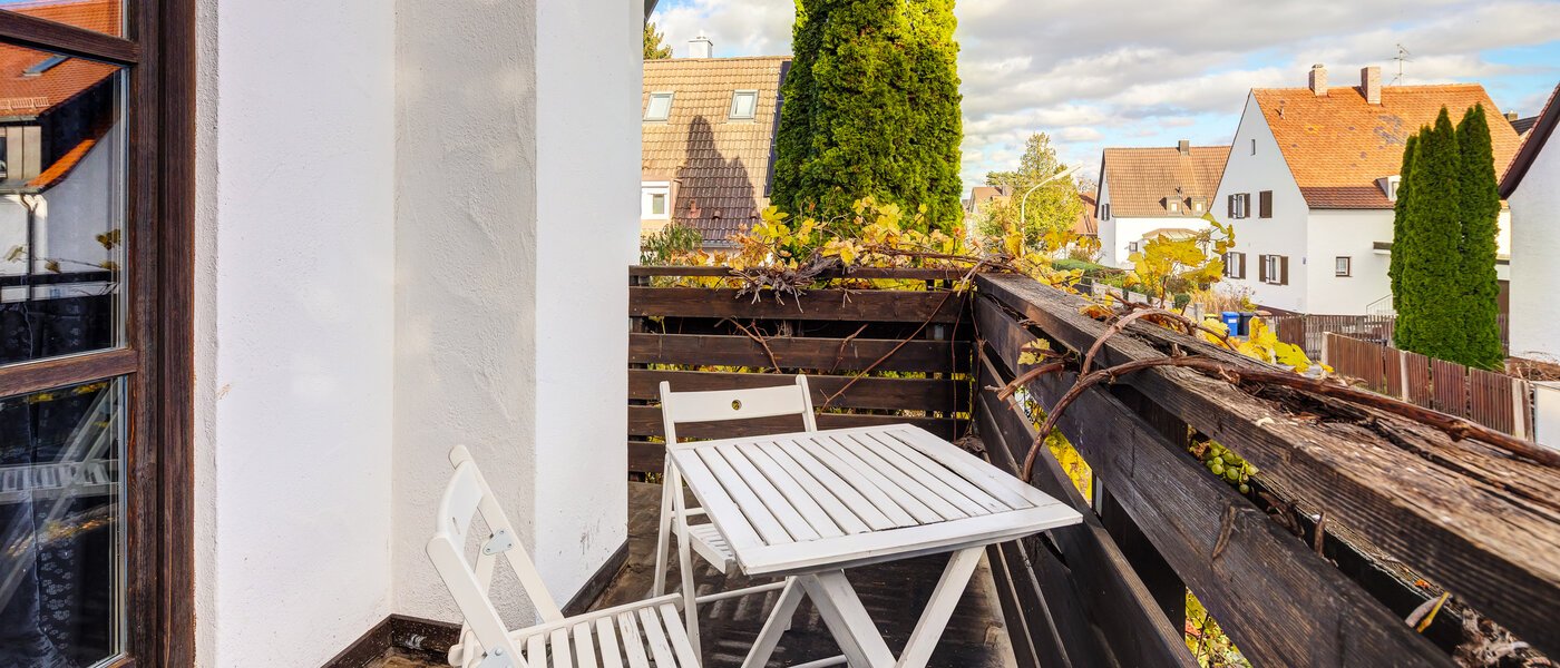 セミ・デタッチド・ハウス（一戸建てを二つに分けた家屋） München Obersendling 01 ベランダ 14567