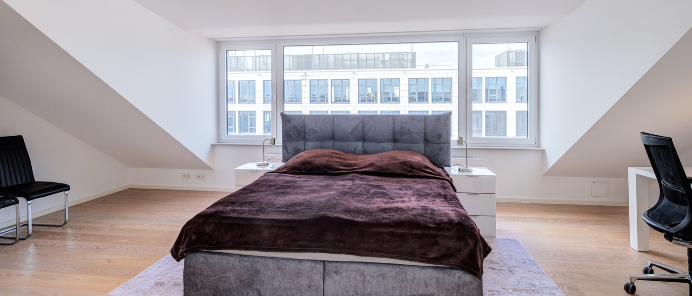 アティック・フラット（屋根裏） München Maxvorstadt 01 寝室 14568