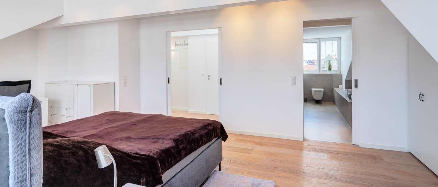 アティック・フラット（屋根裏） München Maxvorstadt 03 寝室 14568