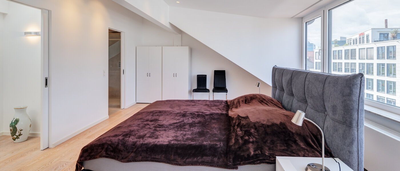 アティック・フラット（屋根裏） München Maxvorstadt 04 寝室 14568