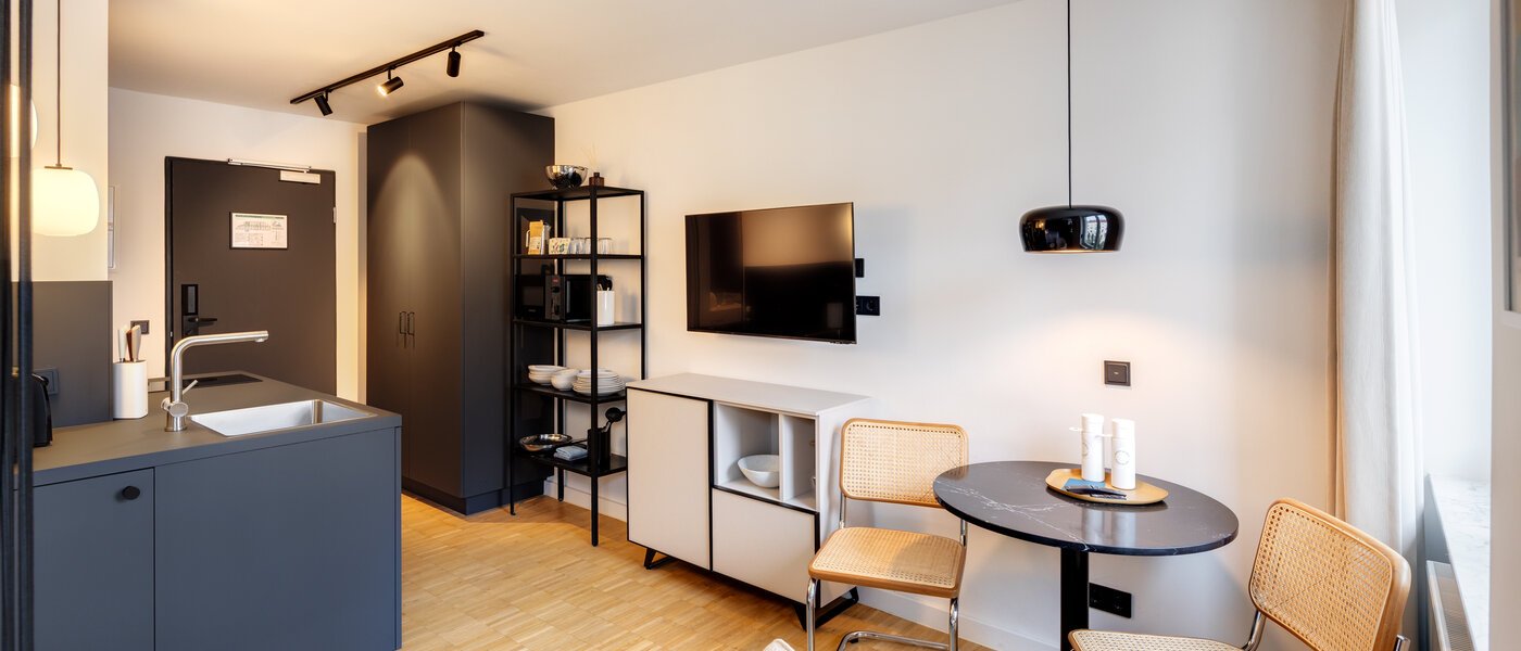 アパルトマン München Schwabing-West (rund um den Hohenzollernplatz) 04 リビングエリア 14592