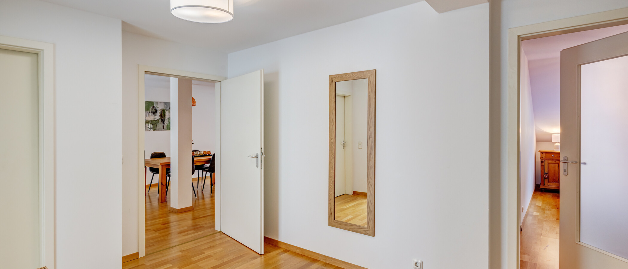 アティック・フラット（屋根裏） München Ludwigsvorstadt 02 玄関入り口 14609
