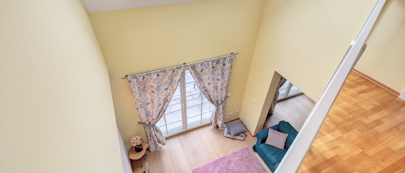 一戸建て Ismaning 03 玄関入り口 14615