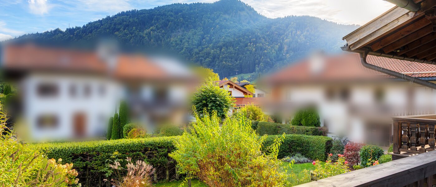 セミ・デタッチド・ハウス（一戸建てを二つに分けた家屋） Rottach-Egern 04 物件からの眺め 14616