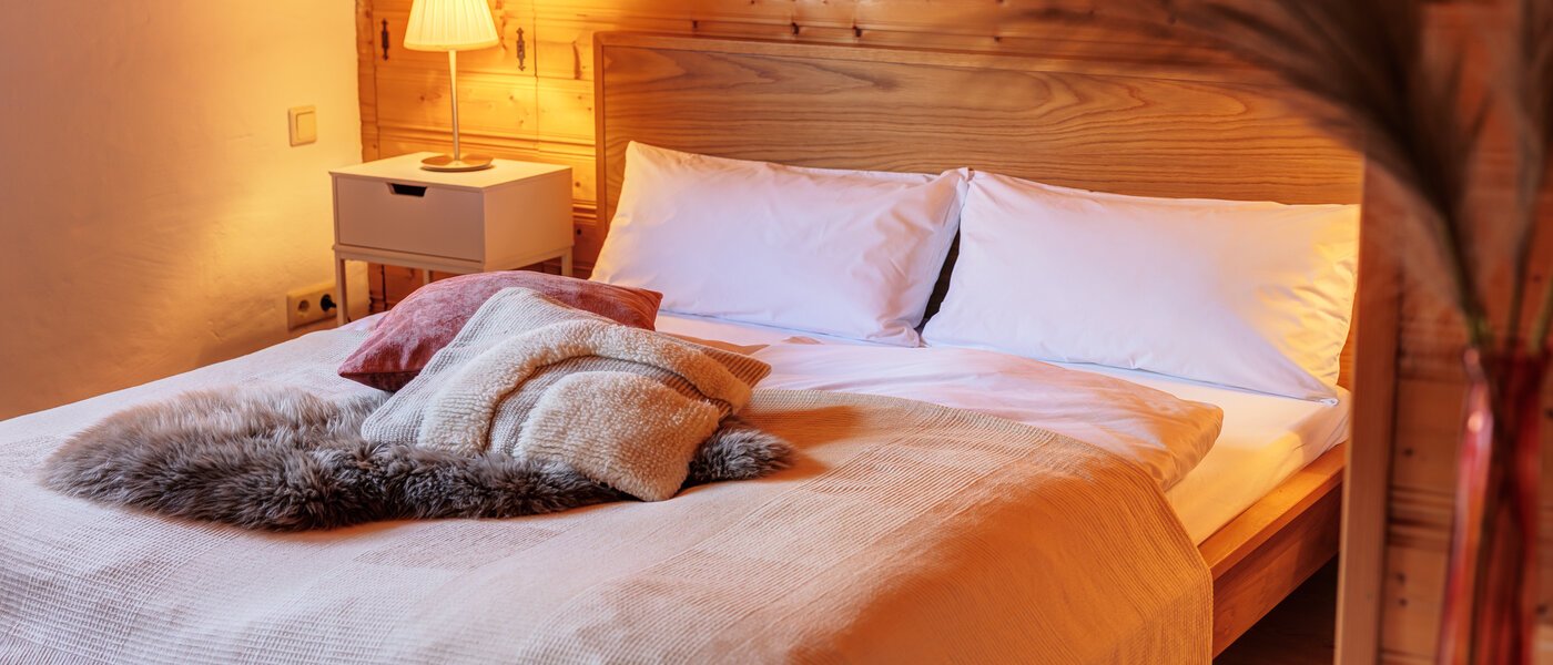 セミ・デタッチド・ハウス（一戸建てを二つに分けた家屋） Rottach-Egern 02 3.　寝室 14616