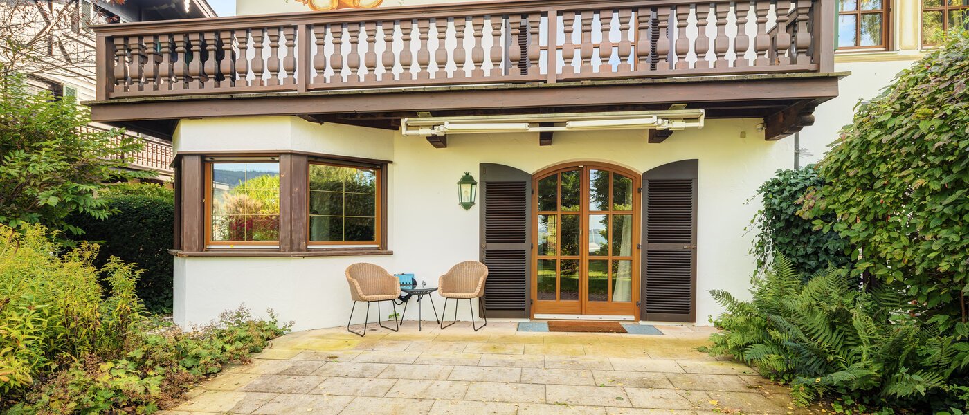 セミ・デタッチド・ハウス（一戸建てを二つに分けた家屋） Rottach-Egern 02 2．テラス 14616