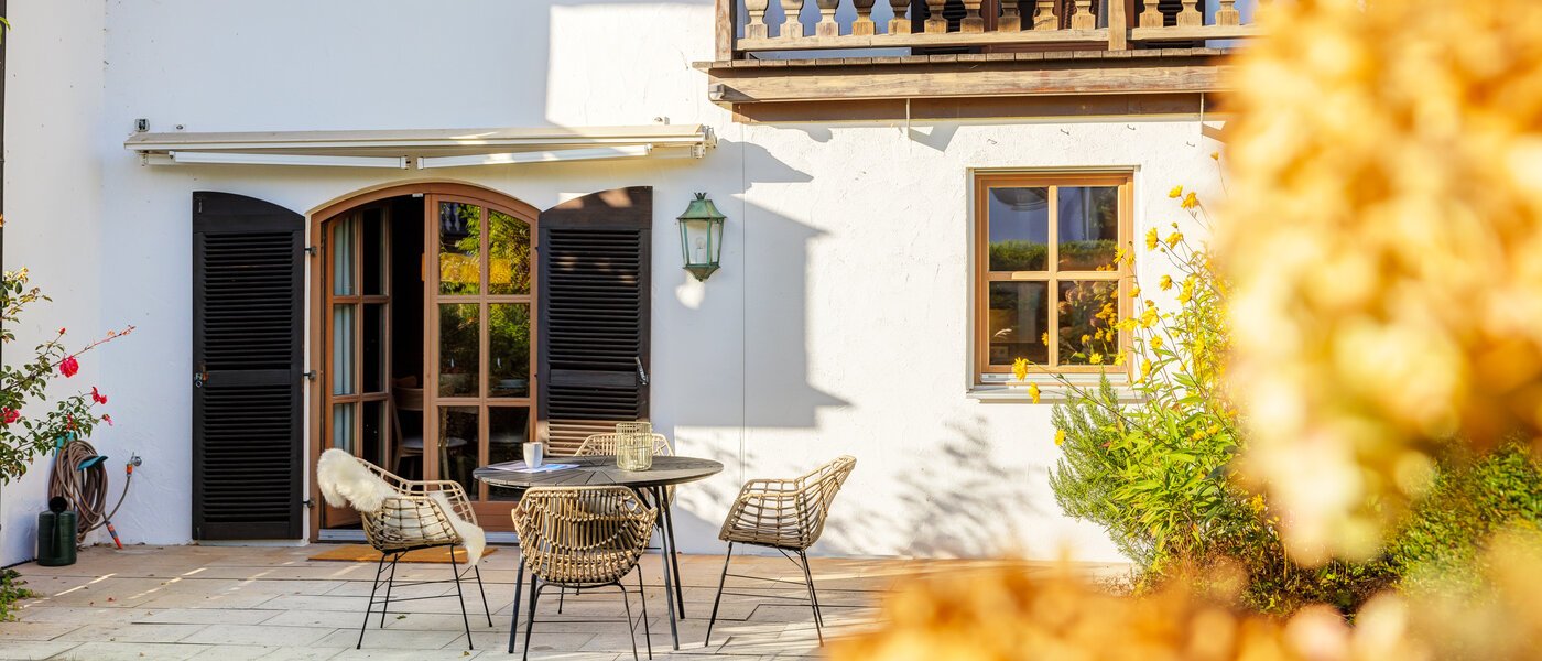 セミ・デタッチド・ハウス（一戸建てを二つに分けた家屋） Rottach-Egern 02 1．テラス 14616