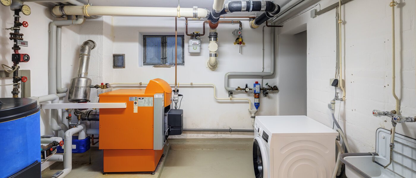 セミ・デタッチド・ハウス（一戸建てを二つに分けた家屋） Rottach-Egern 03 家事室 14616