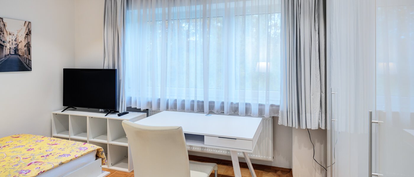 マンション Grünwald 03 2.　寝室 14631