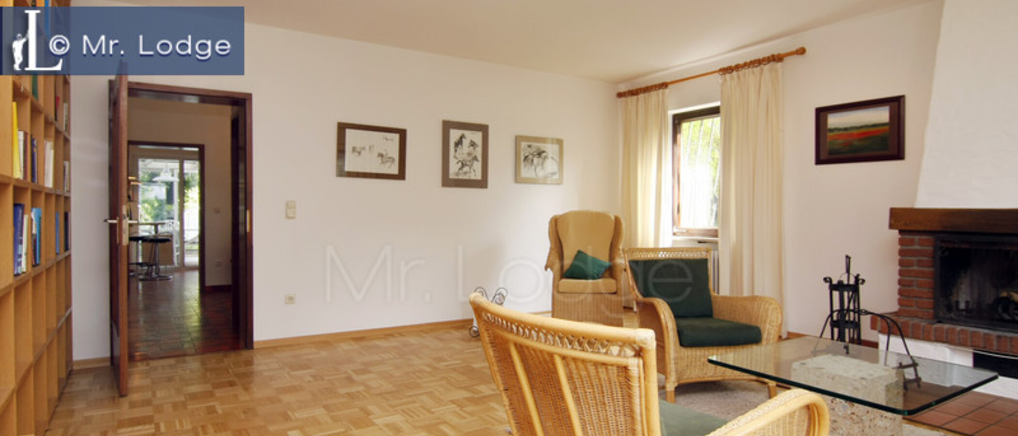 セミ・デタッチド・ハウス（一戸建てを二つに分けた家屋） München Trudering 04 リビングルーム 1464