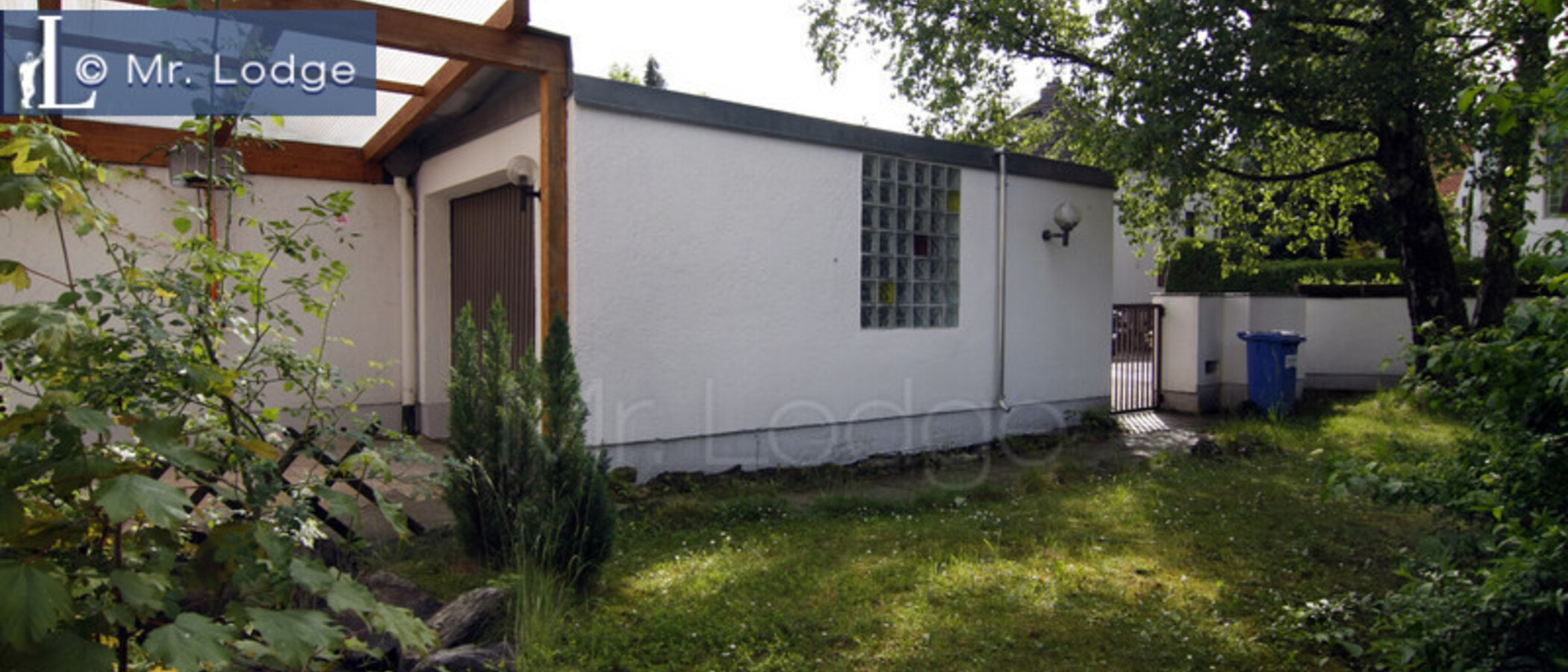 セミ・デタッチド・ハウス（一戸建てを二つに分けた家屋） München Trudering 02 庭 1464