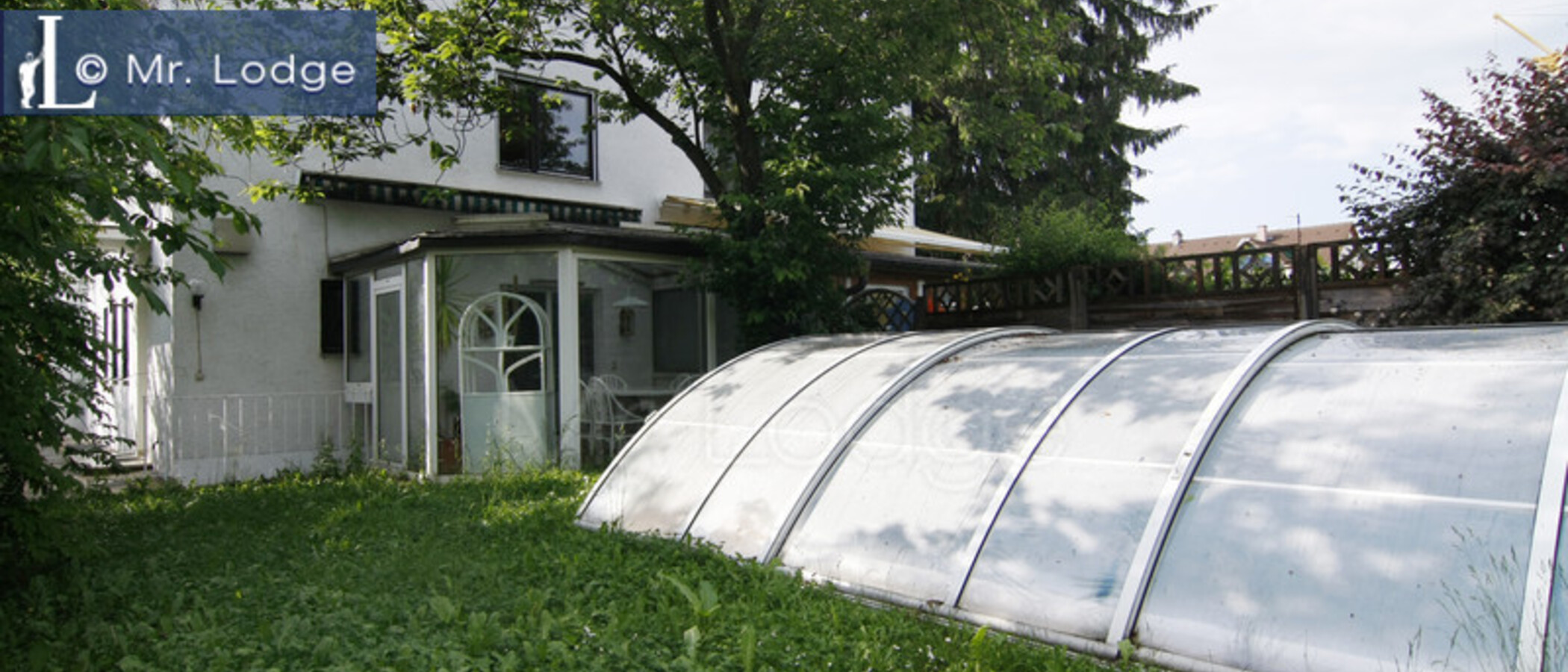 セミ・デタッチド・ハウス（一戸建てを二つに分けた家屋） München Trudering 05 庭 1464