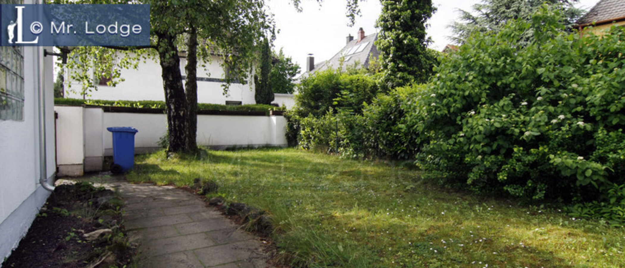 セミ・デタッチド・ハウス（一戸建てを二つに分けた家屋） München Trudering 08 庭 1464