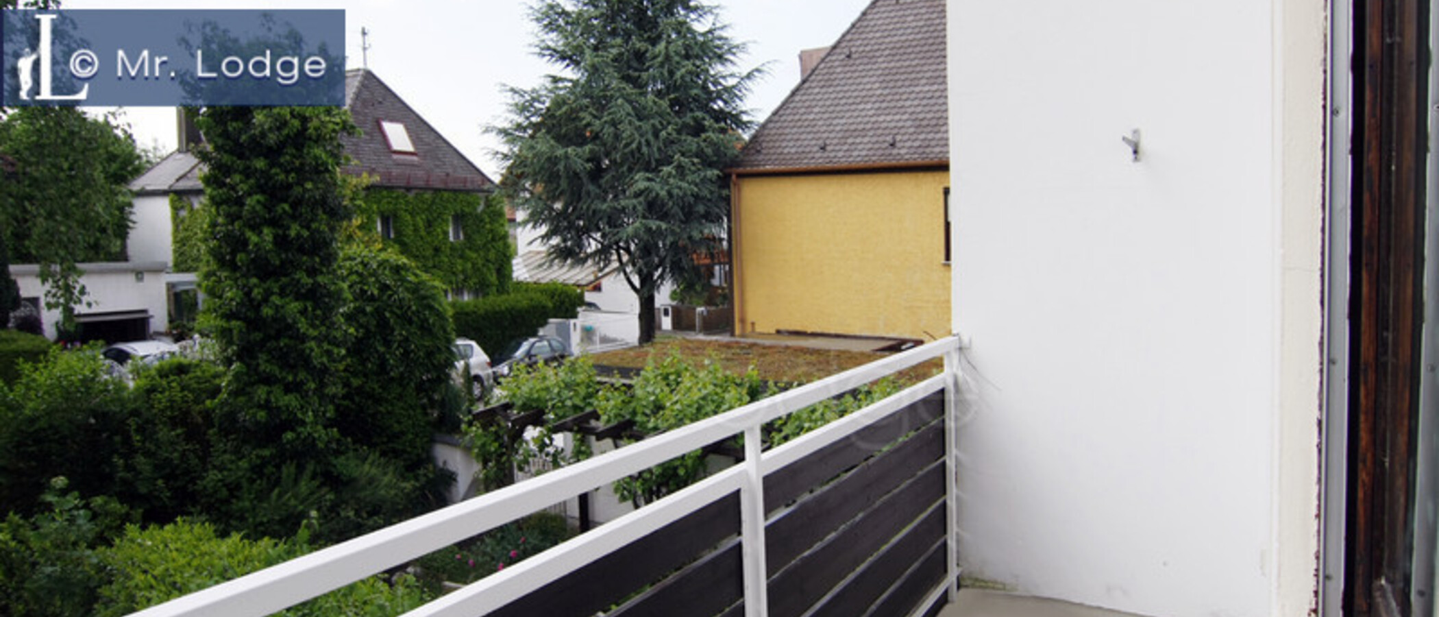 セミ・デタッチド・ハウス（一戸建てを二つに分けた家屋） München Trudering 01 ベランダ 1464