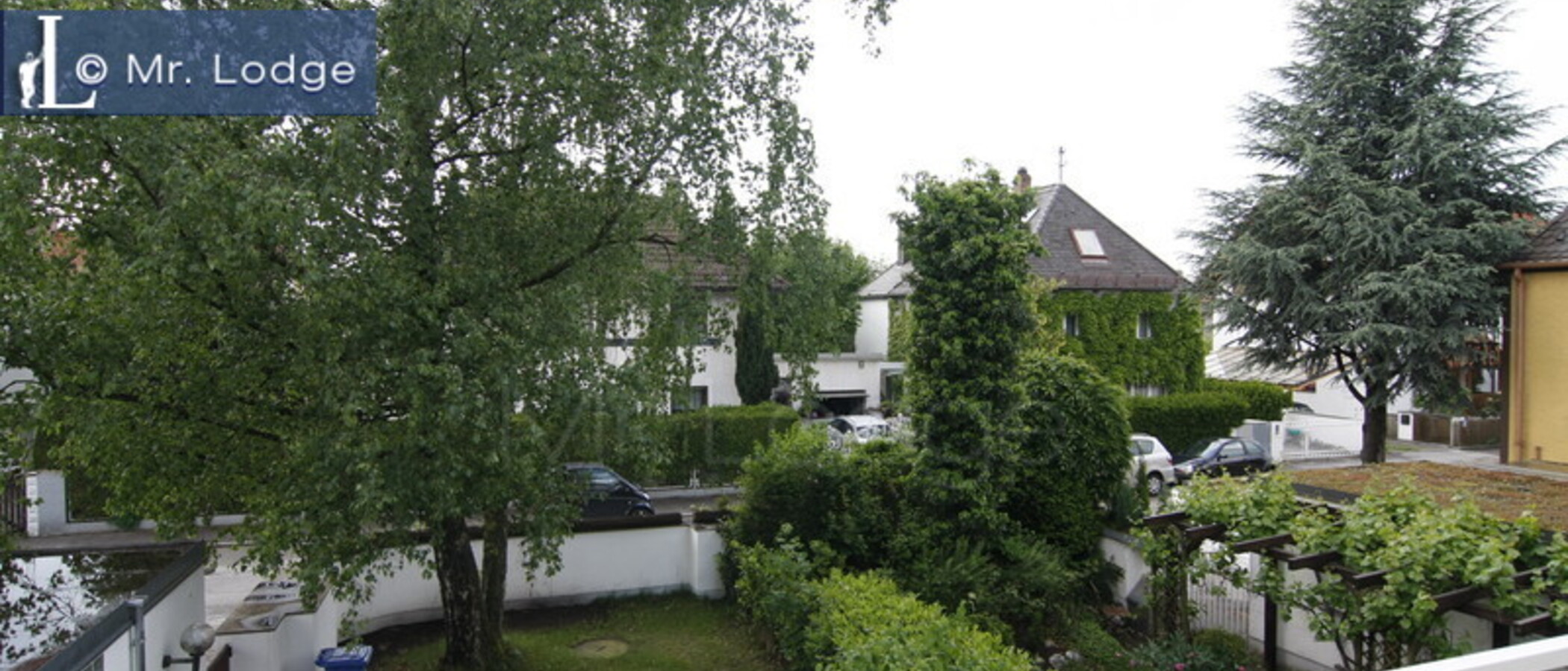 セミ・デタッチド・ハウス（一戸建てを二つに分けた家屋） München Trudering 01 物件からの眺め 1464