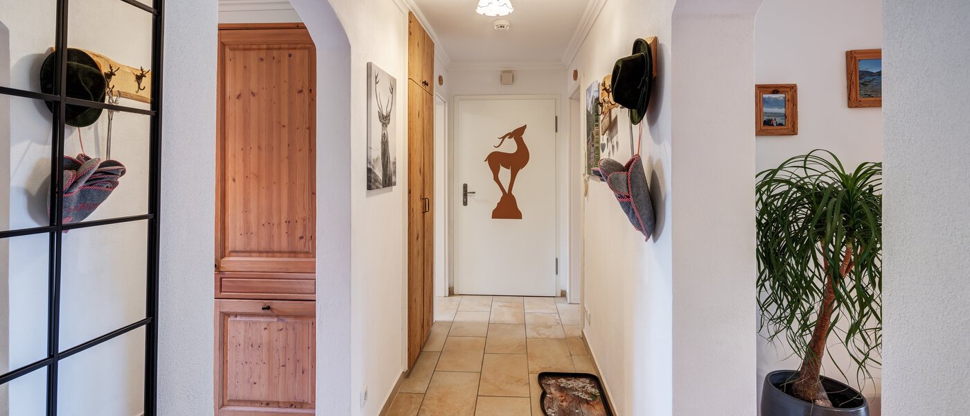 マンション Kreuth 02 玄関入り口 14644