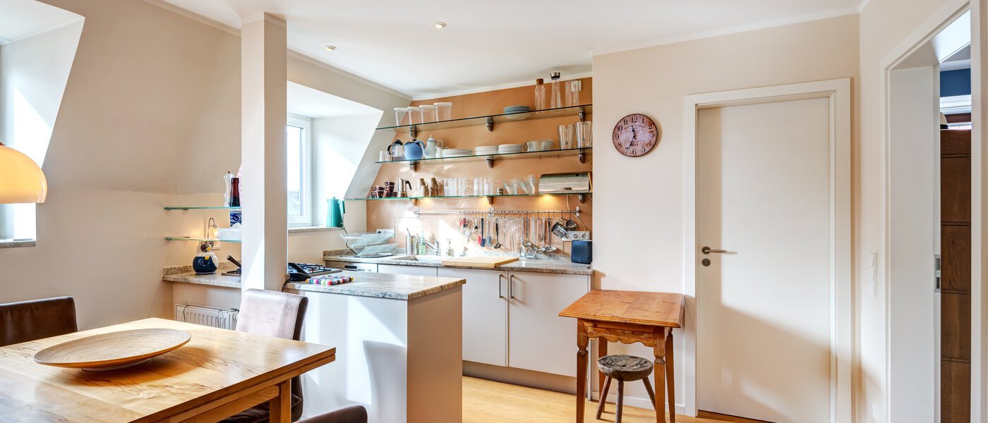 アティック・フラット（屋根裏） München Haidhausen 01 キッチン 14648